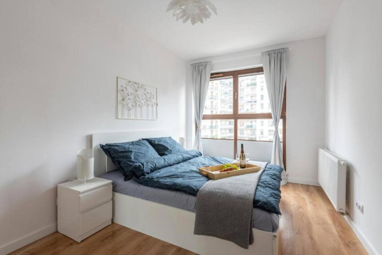 ורשה Woronicza 33B Prywatne Mieszkanie Z Oddzielna Sypialnia I Balkonem Bezplatne Miejsce Parkingowe Samodzielne Zameldowanie! מראה חיצוני תמונה
